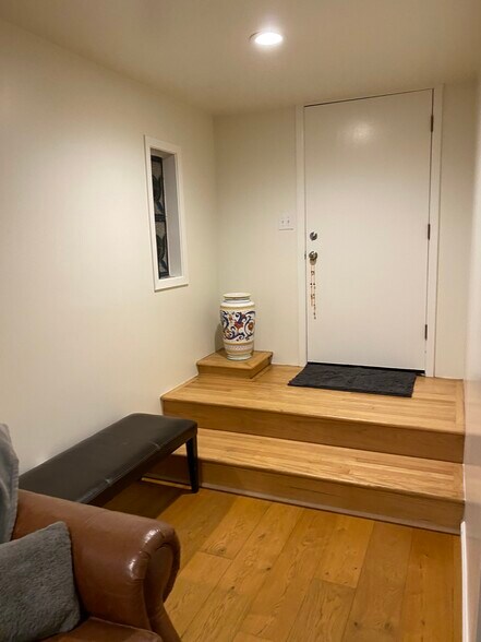 Building Photo - 9 Devonshire Way