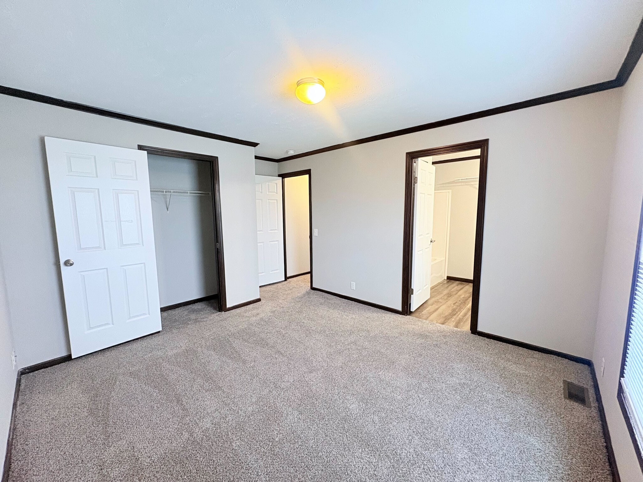 Building Photo - 10694 State Rte 762