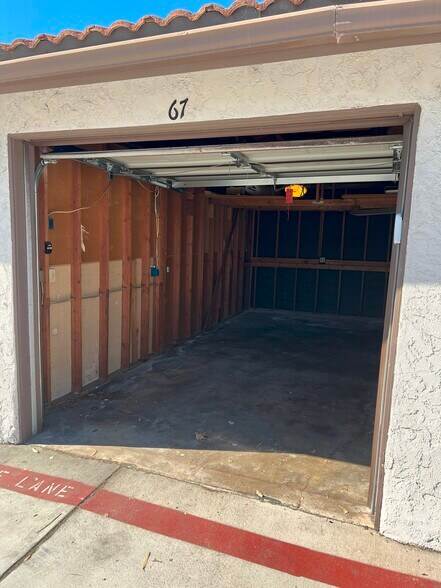Garage - 9861 Caspi Gardens Dr