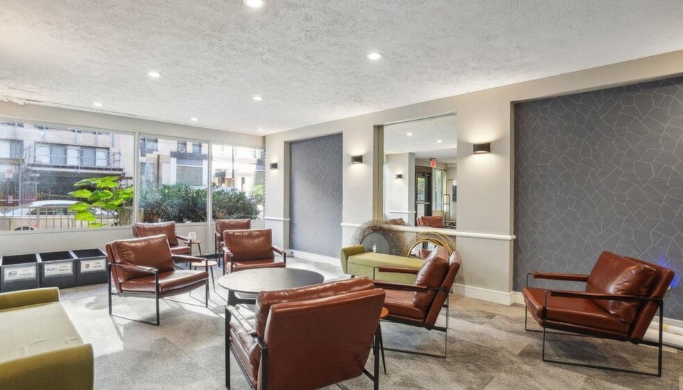 Lobby Seating - 1420 N St NW