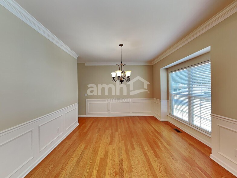 Building Photo - 319 Forest Bend Dr