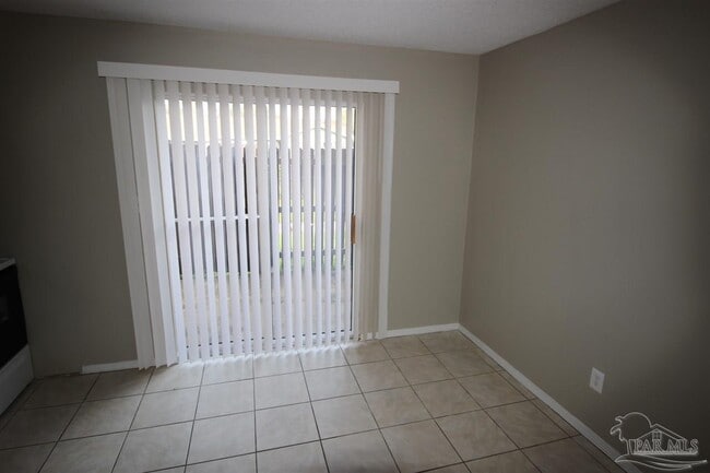 Building Photo - 672 S 72nd Ave