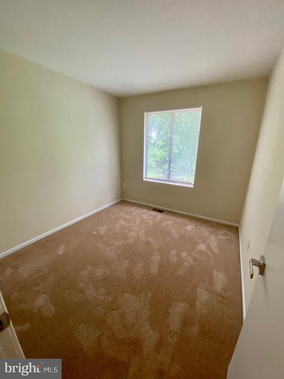 Building Photo - 1010 Commanders Way N