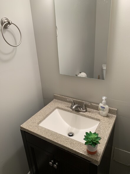 1st floor powder room - 7747 Kelley Ct