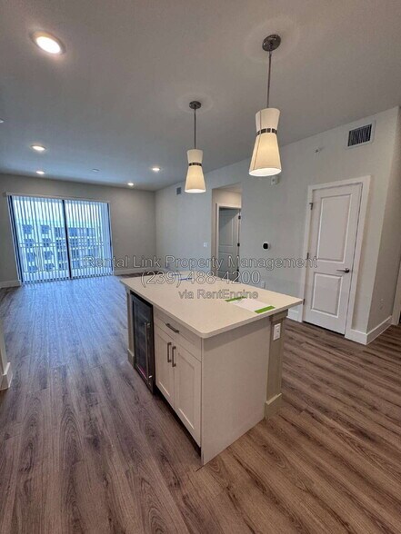 Building Photo - 414 Cape Coral Pkwy E