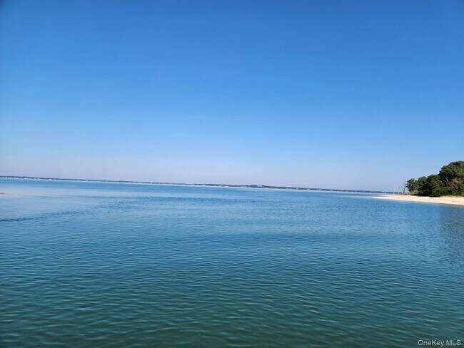 Primary Photo - 37 Noyack Harbor Rd