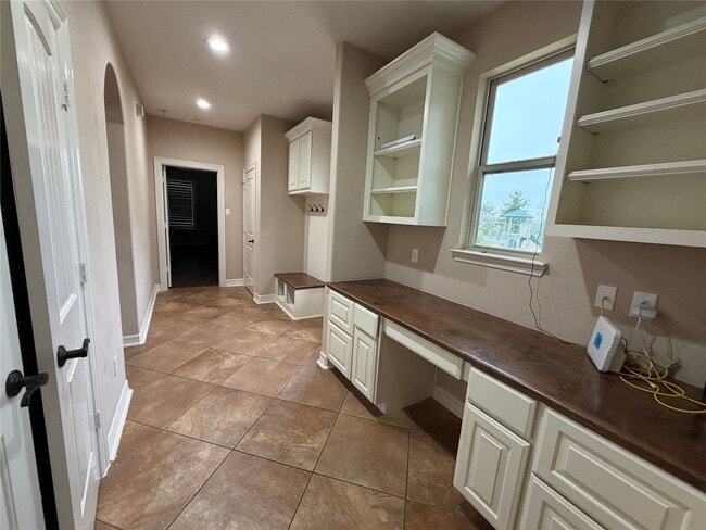 Building Photo - 28264 Rose Ln