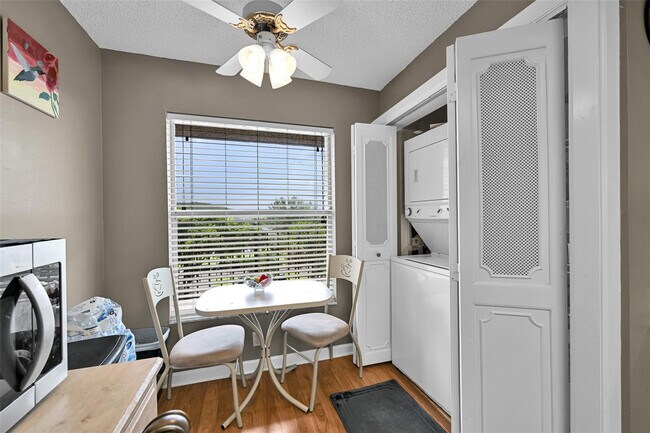 Building Photo - 4570 NW 18th Ave