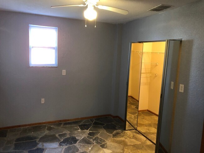 Bed 2 - 6519 Louise Ct