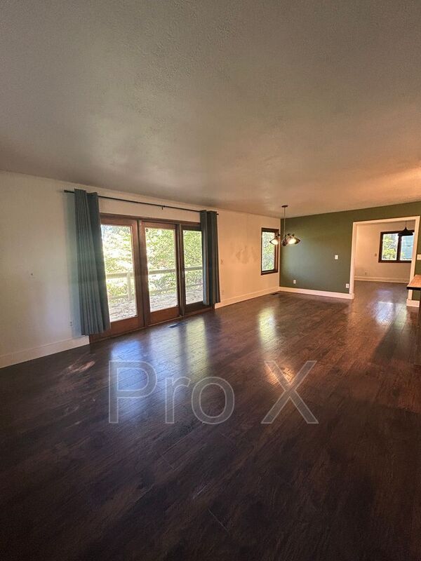 Building Photo - 6 Lambeth Cir