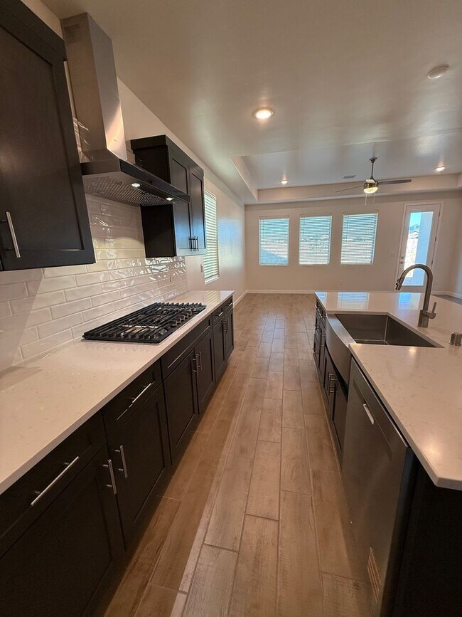 Building Photo - 5008 Sand Strm Rd