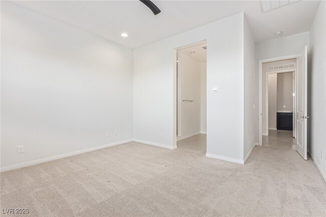 Building Photo - 298 Nine Mile Creek Dr