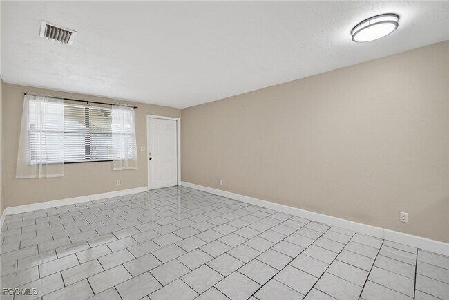 Building Photo - 13134 Feather Sound Dr