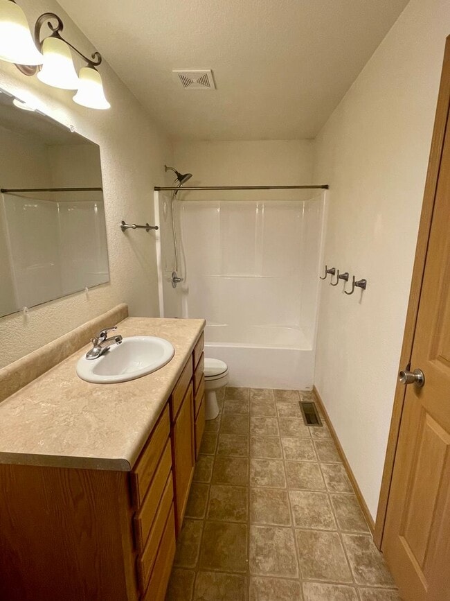 Building Photo - ~Applications Pending~ Beautiful 3 Bedroom, 2 Bathroom Home for Rent