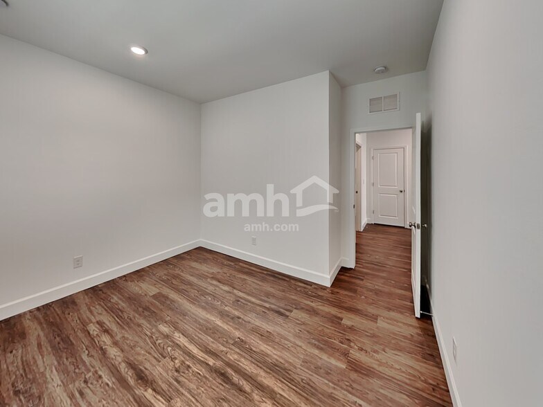 Building Photo - 9158 Ribbon Mdw Ct
