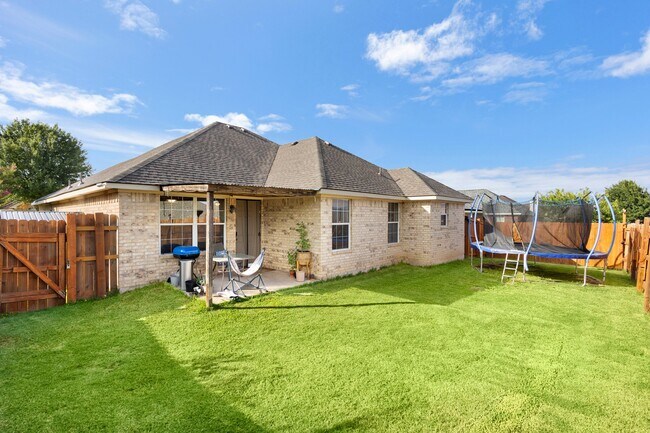 Building Photo - 624 Jordan Lane