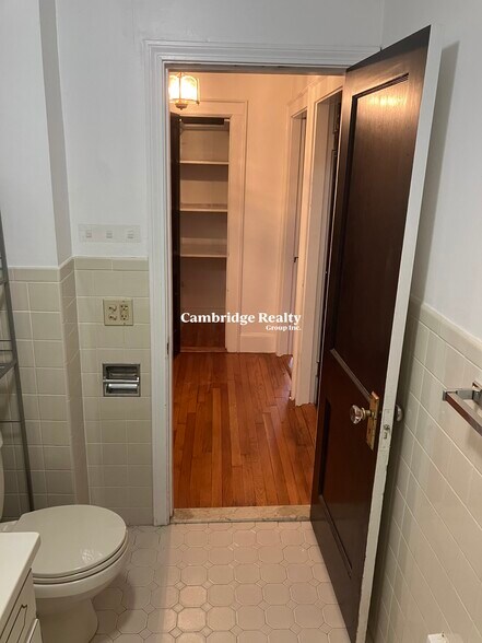 Building Photo - 93 Hillside Rd