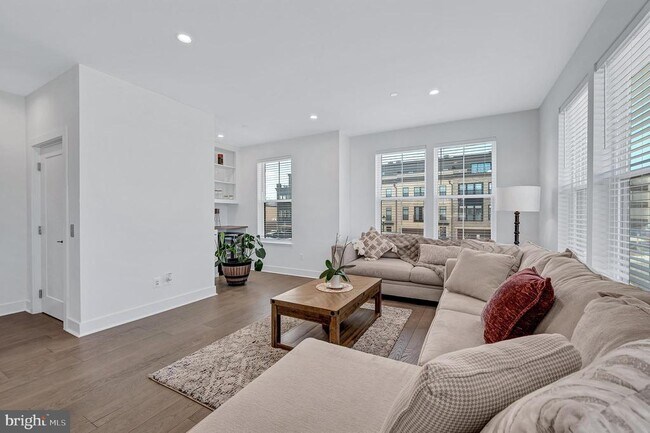 Building Photo - 1249 Northside Park Blvd