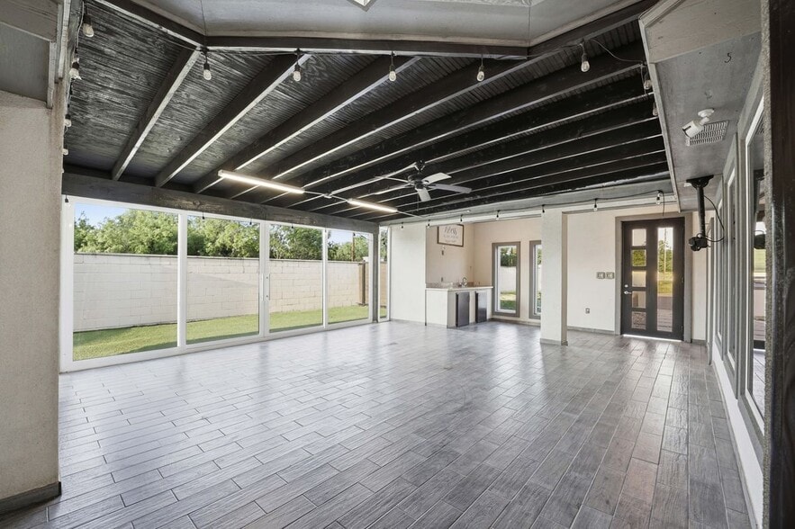 Building Photo - 4000 S Las Nubes St