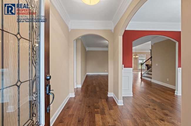Building Photo - Gorgeous, all brick 4bd 3.5ba home in Smyrna! Attached garage and washer/dryer included!