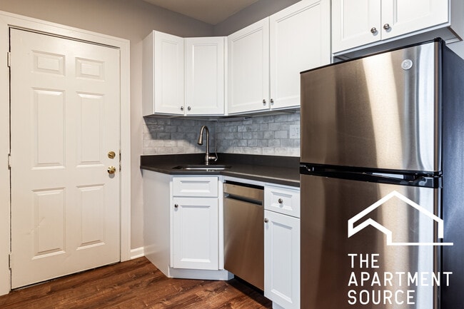 Building Photo - 5740 N Winthrop Ave