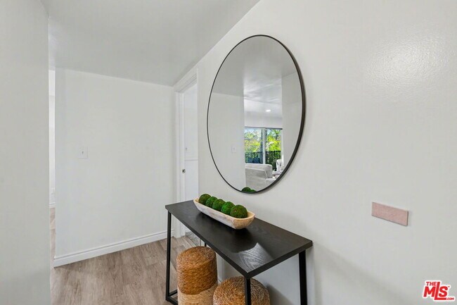 Building Photo - 14850 Hesby St