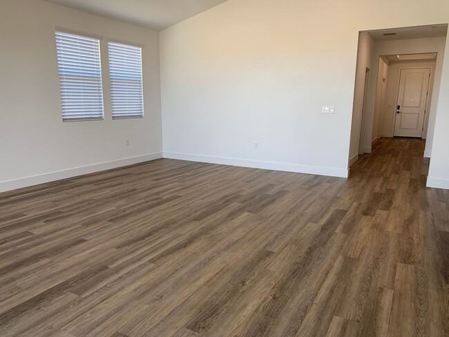 Building Photo - Brand NEW 4 bedroom 1 story home Rancho Co...