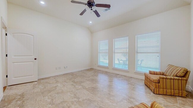 Building Photo - 313 Winding Brook Dr