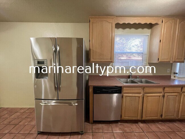 Building Photo - 4 Bedroom 2 Bath Single Family Home