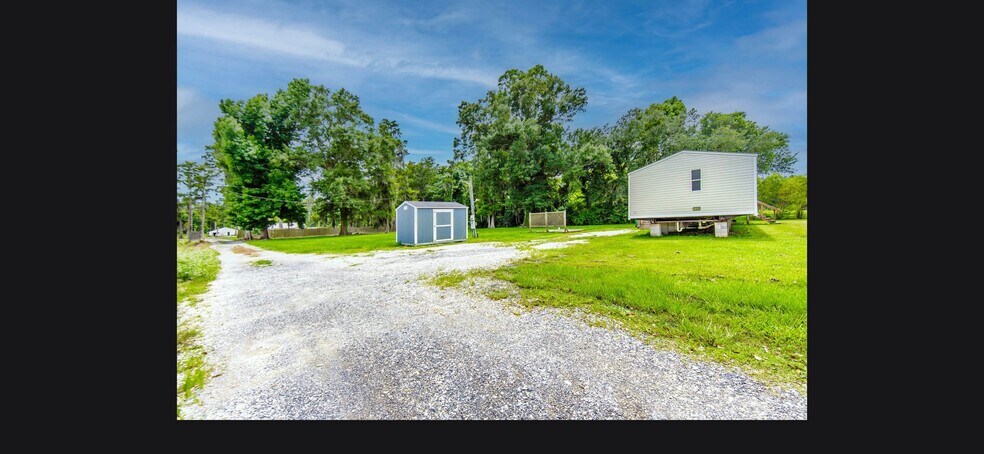 Building Photo - 158 Raoul Ln