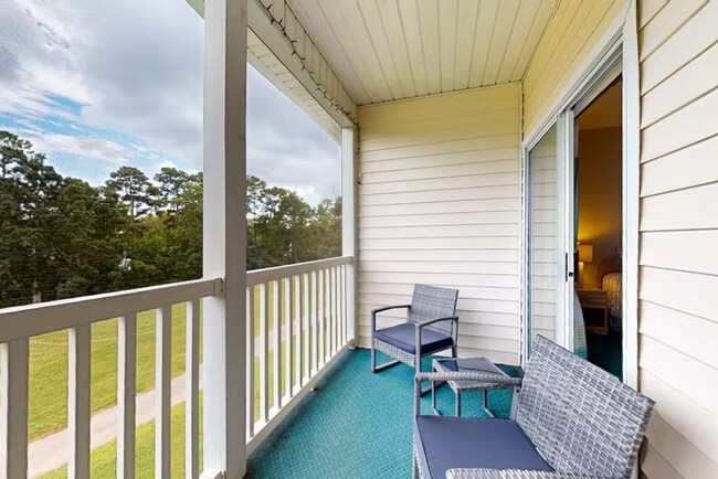 Building Photo - River Oaks Condos