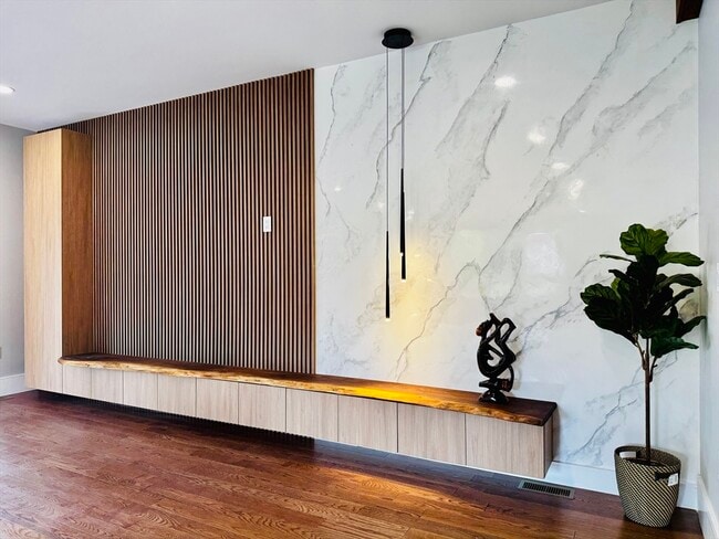 Building Photo - 12 Linden St