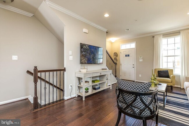 Building Photo - 3437 10th Pl SE