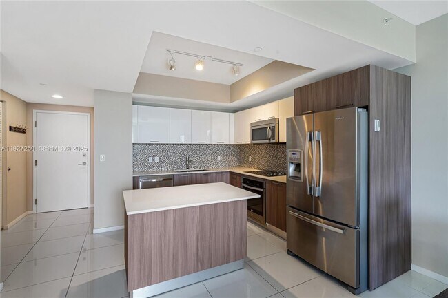 Building Photo - 5300 Paseo Blvd