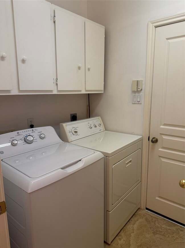 Building Photo - 12022 Miramar Shores Dr