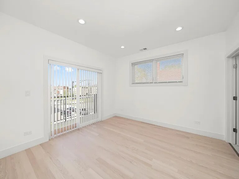 Building Photo - 2700 W Jackson Blvd