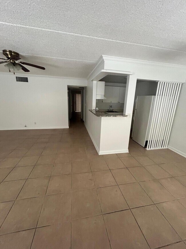 Building Photo - 555 Purdy Ln