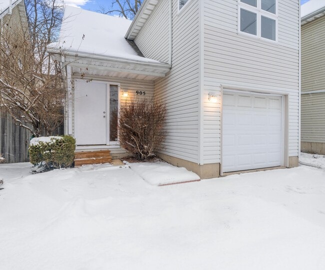 Building Photo - 905 Wildt St