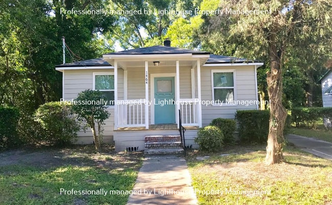 Primary Photo - Beautifully Updated Home with Modern Finishes