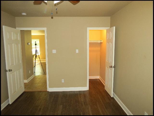Building Photo - 262 Glenna Ln