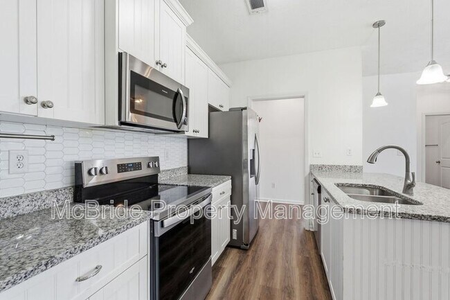 Building Photo - 6013 Settlement Ct