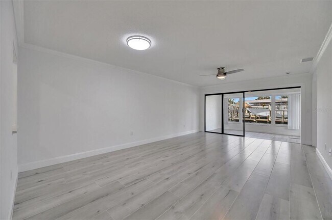 Building Photo - 9819 Hernando Ct