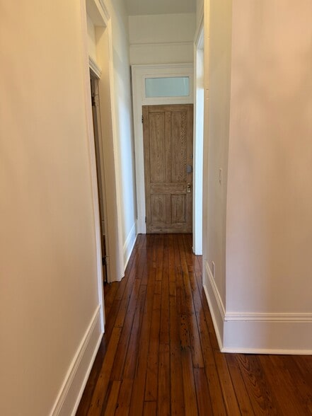 Hallway - 4223 Prytania St