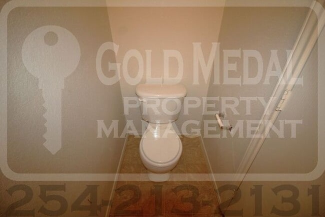 Building Photo - 306 Creek St