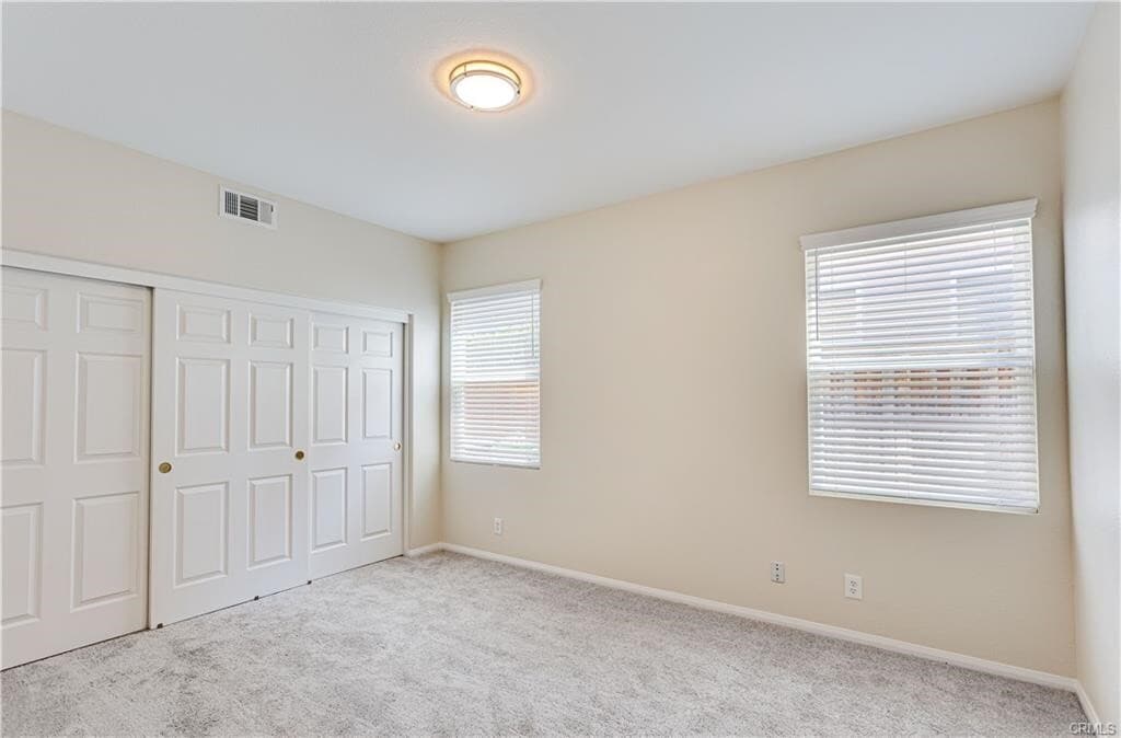 Downstairs bedroom - 31167 Sunningdale Dr