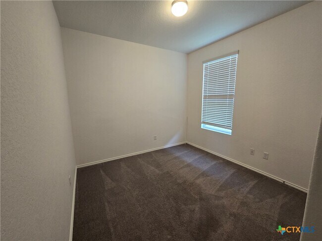 Building Photo - 334 Mistflower