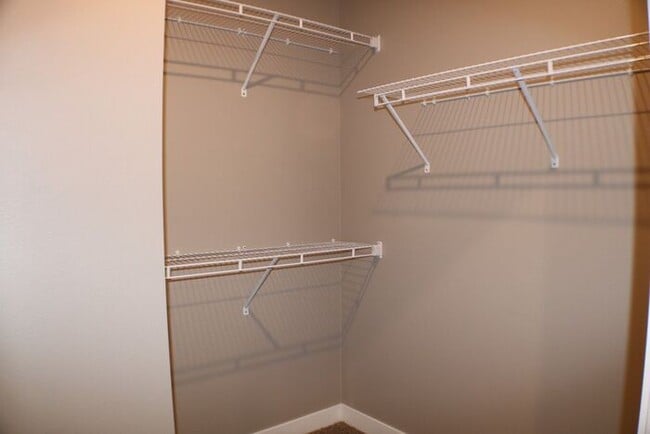 Building Photo - $1,595 | 2 Bedroom, 2 Bathroom Condo | Pet...