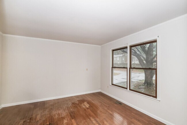 Building Photo - 6919 Taylor Manor Ave