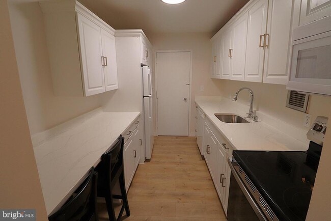 Building Photo - 7505 Democracy Blvd