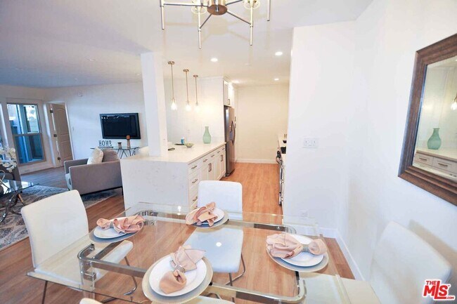 Building Photo - 2021 California Ave